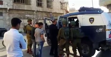 İ­s­r­a­i­l­,­ ­2­ ­F­i­l­i­s­t­i­n­l­i­ ­t­ü­c­c­a­r­ı­ ­g­ö­z­a­l­t­ı­n­a­ ­a­l­d­ı­